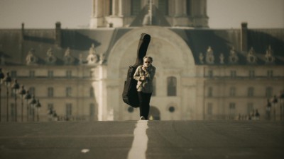 La solitude du joueur de contrebasse au moment d'écrire un poème